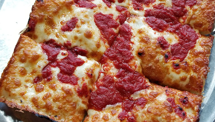 https://www.grandecheese.com/wp-content/uploads/2020/05/Detroit-Style-Pizza_1.jpg